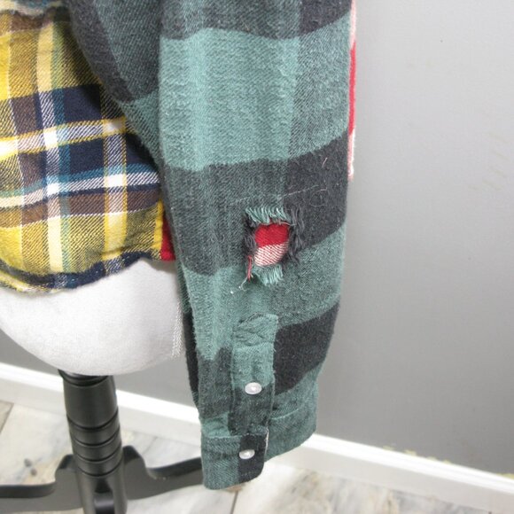 American Eagle Color Block Cropped Button Front Flannel Top Size Medium - Picture 4 of 7